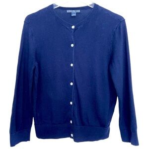 American Living. Blue Long Sleeve Sweater. Size Juniors Large.